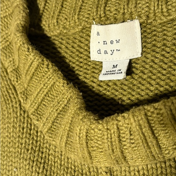 a new day Sweaters - A New Day Olive Green Knit Pullover